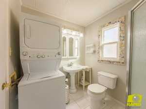 220 N Broadway St (14)