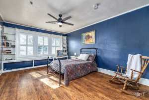 423 S Washington Dr (15)