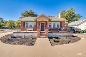 423 S Washington Dr (4)