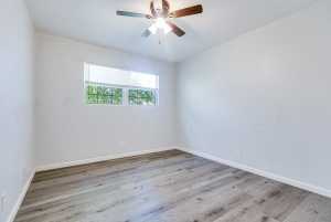 2021 Field Ave (17)