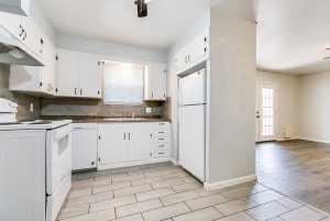 2021 Field Ave (7)