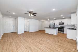 1608 N Oakes St (10)