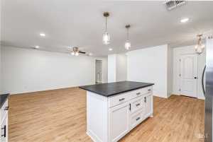 1608 N Oakes St (30)