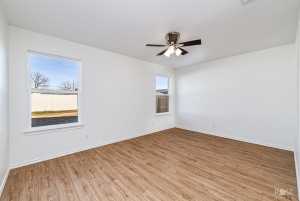 1608 N Oakes St (14)