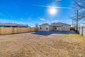 1608 N Oakes St (26)