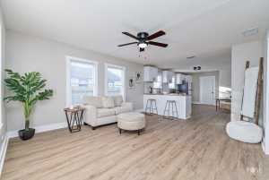 306 E 38th St (4)
