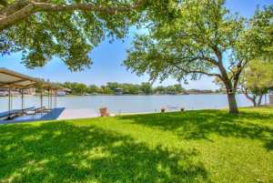 2002 Willow Dr