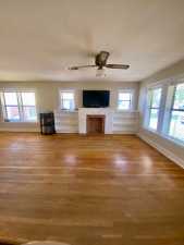 925 E 40th St (6)