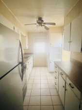 2001 San Antonio St (14)