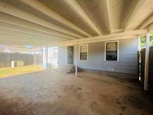 2001 San Antonio St (2)