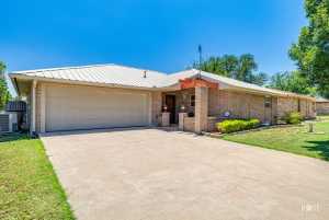 1729 Parkview Dr