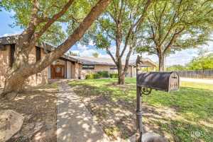 1000 Lakeside Dr (5)