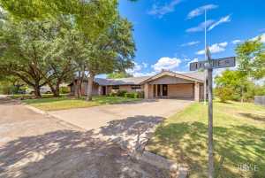 1000 Lakeside Dr (9)
