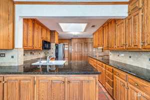 1000 Lakeside Dr (18)