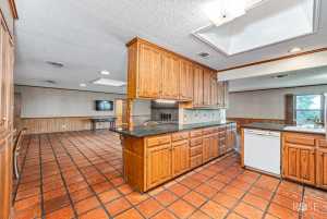 1000 Lakeside Dr (20)