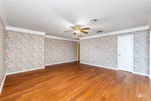 1000 Lakeside Dr (25)