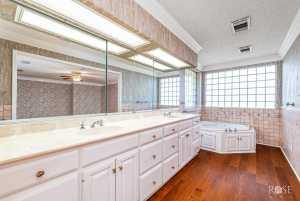 1000 Lakeside Dr (26)