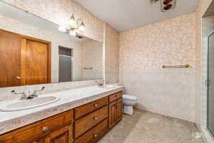 1000 Lakeside Dr (33)
