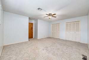 1000 Lakeside Dr (34)
