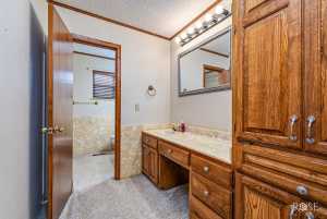 1000 Lakeside Dr (35)
