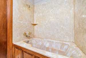 1000 Lakeside Dr (37)