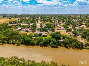 1000 Lakeside Dr (63)