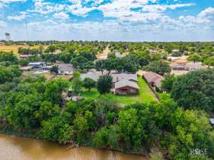 1000 Lakeside Dr (67)