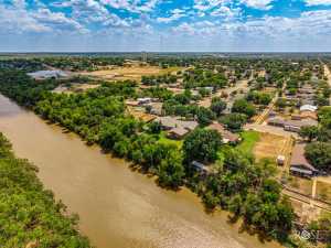 1000 Lakeside Dr (72)