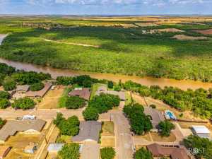 1000 Lakeside Dr (75)