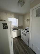 110 N Harrison St (7)