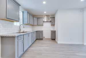 2624 Dallas St (9)