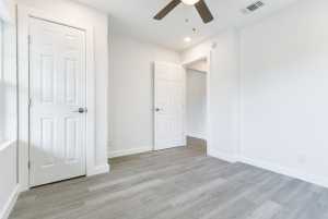 2624 Dallas St (23)