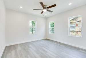 2624 Dallas St (24)