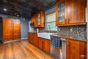 216 N Madison St (10)