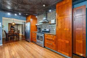 216 N Madison St (11)