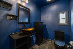 216 N Madison St (12)