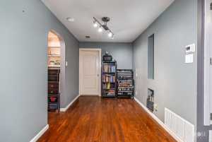 216 N Madison St (13)
