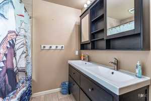 216 N Madison St (17)
