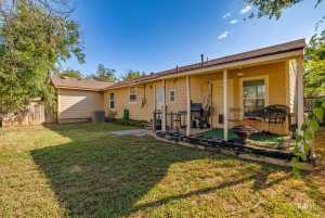 216 N Madison St (21)