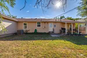 216 N Madison St (23)
