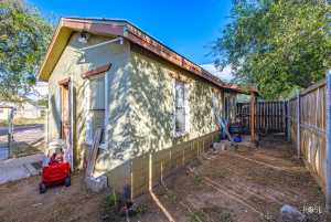 216 N Madison St (35)