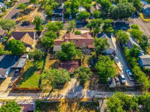 216 N Madison St (39)