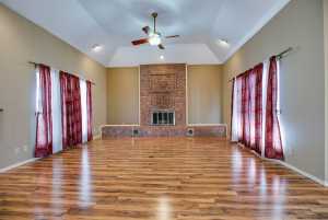 1206 Dorchester Dr (2)