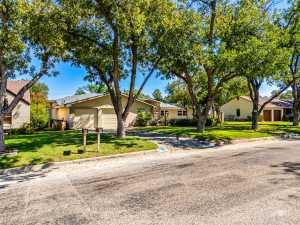 1306 S Monroe St (74)