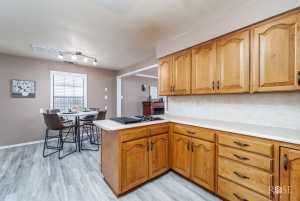 200 E 28th St (10)
