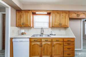 200 E 28th St (11)