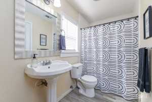 200 E 28th St (19)
