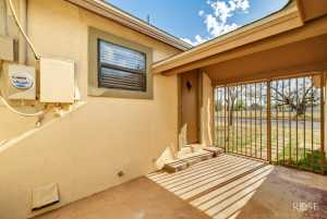 200 E 28th St (21)