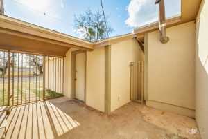 200 E 28th St (22)