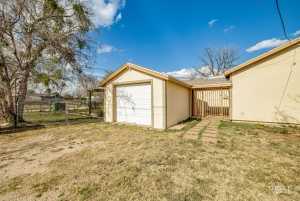 200 E 28th St (23)